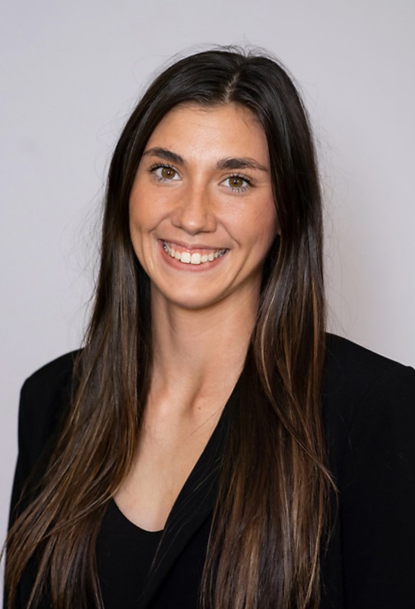 Leah Ahlers headshot