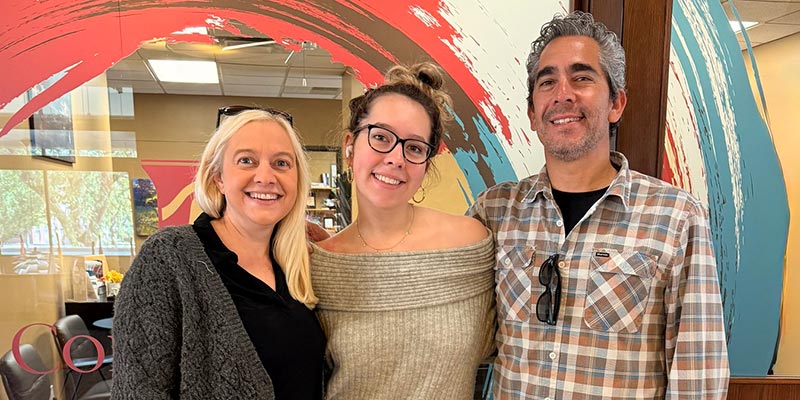 Female Coe student with her parents